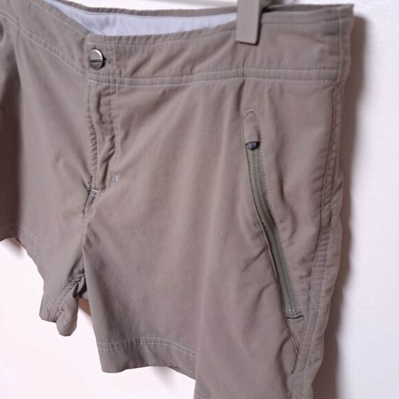 Columbia Titanium Womens 16 Shorts Omni Dry Khaki Packable Lightweight Hiking - Picture 2 of 7